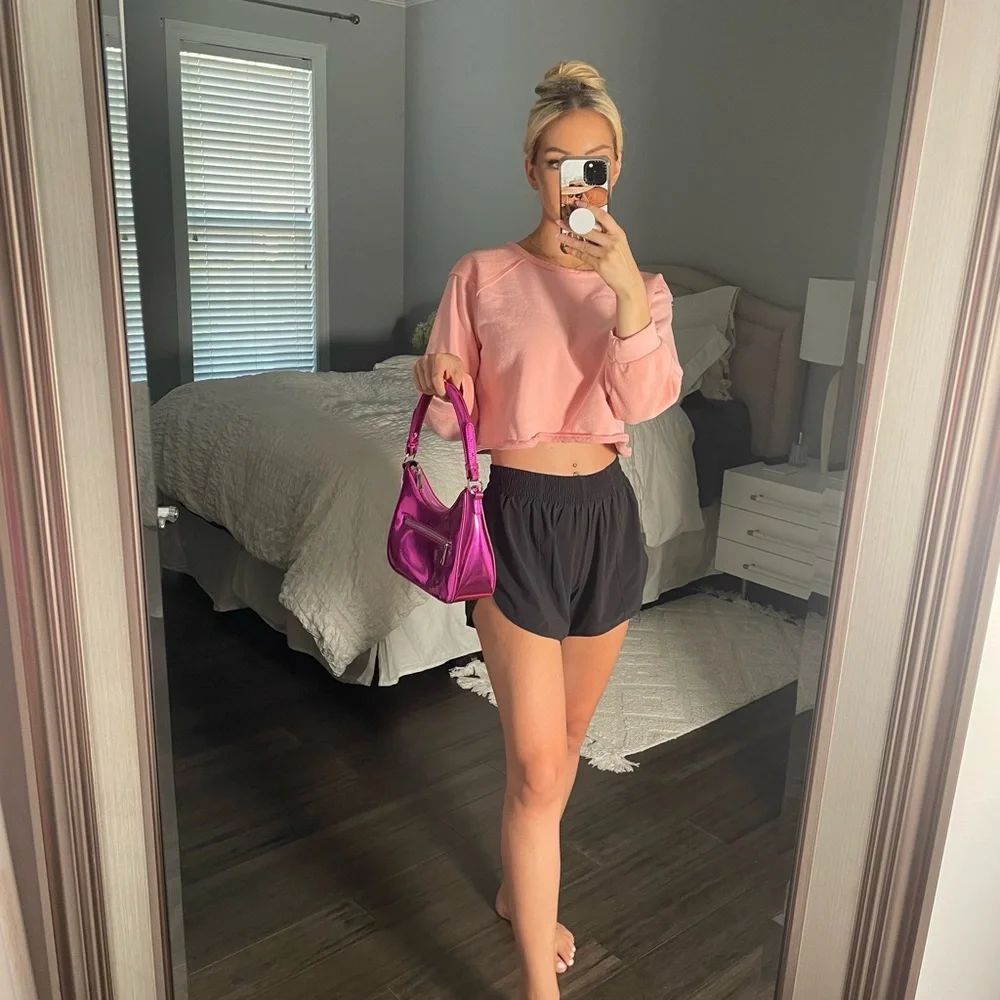 8 Other Reasons It Girl Shoulder Bag in Metallic Pink - Picture 11 of 15